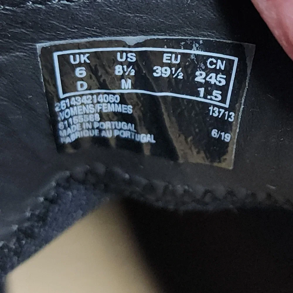 Clarks msrp $130